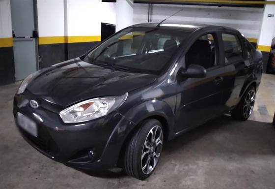 FORD FIESTA 1.6 ROCAM SEDAN 8V FLEX 4P MANUAL FORD FIESTA 1.6 ROCAM SEDAN 8V FLEX 4P MANUAL